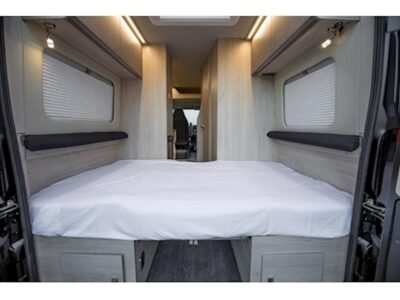 Auto-trail Expedition 67 (POP TOP ROOF) Campervan 2.2 Manual Diesel