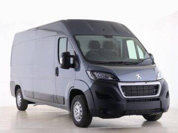 Peugeot Boxer 2.2 Blue HDi L3H2 Professional Van 140ps