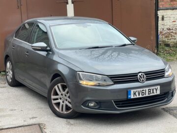 VOLKSWAGEN JETTA SPORT BLUEMOTION T TDISA ENGINE SIZE 1.6 Litres FUEL DIESEL BODY 4 DOOR SALOON TRANSMISSION SEMI AUTO SEATS 5 COLOUR GREY REG DATE 21/10/2011 64900 Miles KV61 BXY