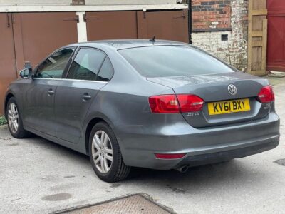 VOLKSWAGEN JETTA SPORT BLUEMOTION T TDISA ENGINE SIZE 1.6 Litres FUEL DIESEL BODY 4 DOOR SALOON TRANSMISSION SEMI AUTO SEATS 5 COLOUR GREY REG DATE 21/10/2011 64900 Miles KV61 BXY