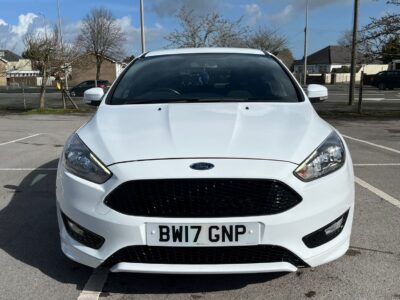 FORD FOCUS ST-LINE ENGINE SIZE 1.0 Litres FUEL PETROL BODY 5 DOOR HATCHBACK TRANSMISSION MANUAL SEATS 5 COLOUR WHITE REG DATE 13/07/2017 35000 Miles BW17 GNP