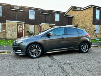 FORD FOCUS ST-LINE EN66 UUR ENGINE SIZE 1.0 Litres FUEL PETROL BODY 5 DOOR HATCHBACK TRANSMISSION MANUAL SEATS 5 COLOUR GREY REG DATE 21/12/2016 72500 Miles EN66UUR