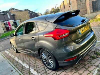 FORD FOCUS ST-LINE EN66 UUR ENGINE SIZE 1.0 Litres FUEL PETROL BODY 5 DOOR HATCHBACK TRANSMISSION MANUAL SEATS 5 COLOUR GREY REG DATE 21/12/2016 72500 Miles EN66UUR