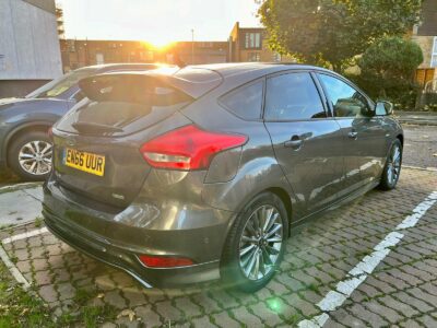 FORD FOCUS ST-LINE EN66 UUR ENGINE SIZE 1.0 Litres FUEL PETROL BODY 5 DOOR HATCHBACK TRANSMISSION MANUAL SEATS 5 COLOUR GREY REG DATE 21/12/2016 72500 Miles EN66UUR