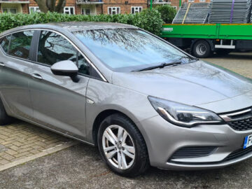 VAUXHALL ASTRA TECH LINE CDTI ENGINE SIZE 1.6 Litres FUEL DIESEL BODY 5 DOOR HATCHBACK TRANSMISSION MANUAL SEATS 5 COLOUR GREY REG DATE 21/02/2017 54900 miles FM66 DGZ