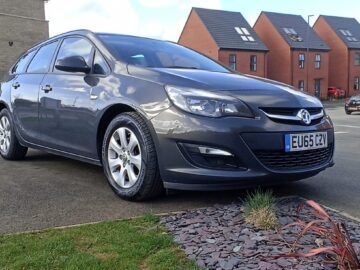 VAUXHALL ASTRA 1.6 DIESEL DESIGN ECO FLEX 2015 (EU65 CZV)