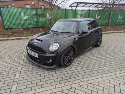 MINI JOHN COOPER WORKS ENGINE SIZE 1.6 Litres FUEL PETROL BODY 3 DOOR HATCHBACK TRANSMISSION MANUAL SEATS 4 COLOUR BLACK REG DATE 28/05/2013 77,000 miles RE13 EKT