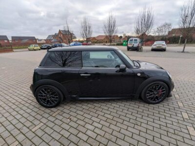 MINI JOHN COOPER WORKS ENGINE SIZE 1.6 Litres FUEL PETROL BODY 3 DOOR HATCHBACK TRANSMISSION MANUAL SEATS 4 COLOUR BLACK REG DATE 28/05/2013 77,000 miles RE13 EKT