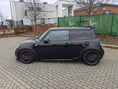 MINI JOHN COOPER WORKS ENGINE SIZE 1.6 Litres FUEL PETROL BODY 3 DOOR HATCHBACK TRANSMISSION MANUAL SEATS 4 COLOUR BLACK REG DATE 28/05/2013 77,000 miles RE13 EKT