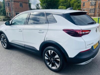 VAUXHALL GRANDLAND X SPORT NAV T D SS ENGINE SIZE 1.6 Litres FUEL DIESEL BODY 5 DOOR HATCHBACK TRANSMISSION MANUAL SEATS 5 COLOUR WHITE REG DATE 31/07/2018 80521 Miles DY18 MVR