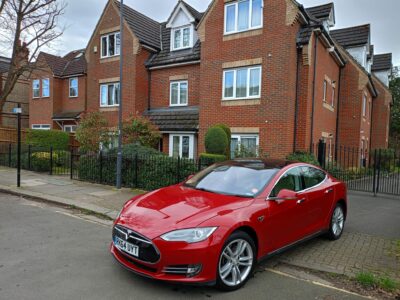 TESLA MODEL S FUEL ELECTRIC BODY 5 DOOR HATCHBACK TRANSMISSION AUTOMATIC SEATS 5 COLOUR RED REG DATE 30/09/2014 105000 miles RK64UYT