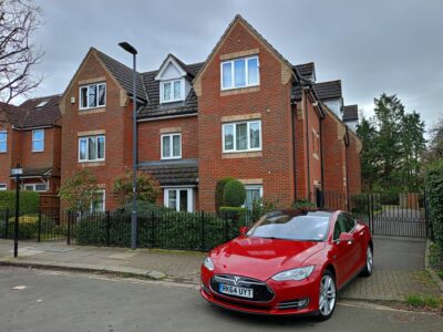 TESLA MODEL S FUEL ELECTRIC BODY 5 DOOR HATCHBACK TRANSMISSION AUTOMATIC SEATS 5 COLOUR RED REG DATE 30/09/2014 105000 miles RK64UYT