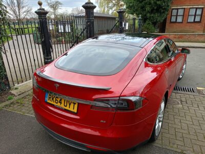 TESLA MODEL S FUEL ELECTRIC BODY 5 DOOR HATCHBACK TRANSMISSION AUTOMATIC SEATS 5 COLOUR RED REG DATE 30/09/2014 105000 miles RK64UYT