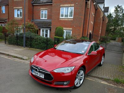 TESLA MODEL S FUEL ELECTRIC BODY 5 DOOR HATCHBACK TRANSMISSION AUTOMATIC SEATS 5 COLOUR RED REG DATE 30/09/2014 105000 miles RK64UYT