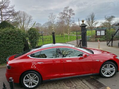 TESLA MODEL S FUEL ELECTRIC BODY 5 DOOR HATCHBACK TRANSMISSION AUTOMATIC SEATS 5 COLOUR RED REG DATE 30/09/2014 105000 miles RK64UYT