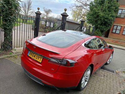 TESLA MODEL S FUEL ELECTRIC BODY 5 DOOR HATCHBACK TRANSMISSION AUTOMATIC SEATS 5 COLOUR RED REG DATE 30/09/2014 105000 miles RK64UYT