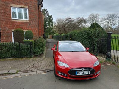 TESLA MODEL S FUEL ELECTRIC BODY 5 DOOR HATCHBACK TRANSMISSION AUTOMATIC SEATS 5 COLOUR RED REG DATE 30/09/2014 105000 miles RK64UYT