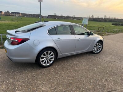 VAUXHALL MODEL INSIGNIA ELITE CDTI ECOFLEX SS ENGINE CC1 598 cc ENGINE SIZE 1.6 Litres FUEL DIESEL BODY 5 DOOR HATCHBACK TRANSMISSION MANUAL SEATS 5 COLOUR SILVER REG DATE 07/10/2015 76,000 miles SG65 ZVR