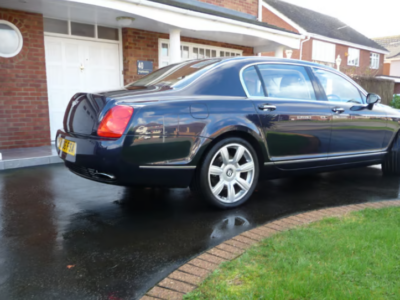 BENTLEY CONTINENTAL FLYING SPUR A ENGINE SIZE 6.0 Litres FUEL PETROL BODY 4 DOOR SALOON TRANSMISSION AUTOMATIC SEATS 5 COLOUR BLUE REG DATE 31/03/2006 50000 Miles MX06 FSA