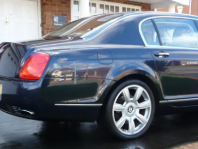 BENTLEY CONTINENTAL FLYING SPUR A ENGINE SIZE 6.0 Litres FUEL PETROL BODY 4 DOOR SALOON TRANSMISSION AUTOMATIC SEATS 5 COLOUR BLUE REG DATE 31/03/2006 50000 Miles MX06 FSA