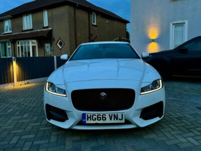 JAGUAR XF R-SPORT D AUTO ENGINE SIZE 2.0 Litres FUEL DIESEL BODY 4 DOOR SALOON TRANSMISSION AUTOMATIC SEATS 5 COLOUR WHITE REG DATE 17/02/2017 71548 Miles HG66VNJ