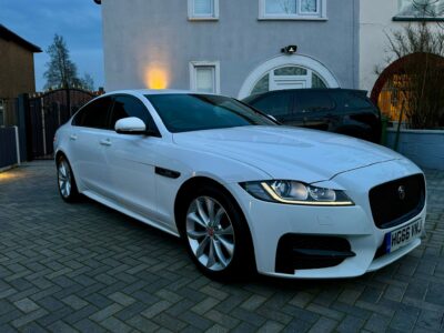 JAGUAR XF R-SPORT D AUTO ENGINE SIZE 2.0 Litres FUEL DIESEL BODY 4 DOOR SALOON TRANSMISSION AUTOMATIC SEATS 5 COLOUR WHITE REG DATE 17/02/2017 71548 Miles HG66VNJ