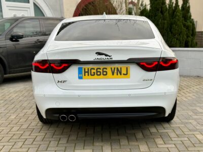 JAGUAR XF R-SPORT D AUTO ENGINE SIZE 2.0 Litres FUEL DIESEL BODY 4 DOOR SALOON TRANSMISSION AUTOMATIC SEATS 5 COLOUR WHITE REG DATE 17/02/2017 71548 Miles HG66VNJ