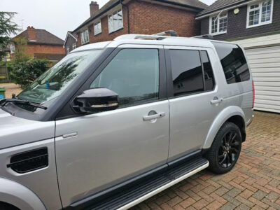 LAND ROVER DISCOVERY LANDMARK SDV6 AUTO ENGINE SIZE 3.0 Litres FUEL DIESEL BODY 5 DOOR ESTATE TRANSMISSION AUTOMATIC SEATS 7 COLOUR SILVER REG DATE 30/09/2016  95080 Miles YC66 UAL