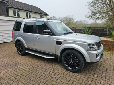 LAND ROVER DISCOVERY LANDMARK SDV6 AUTO ENGINE SIZE 3.0 Litres FUEL DIESEL BODY 5 DOOR ESTATE TRANSMISSION AUTOMATIC SEATS 7 COLOUR SILVER REG DATE 30/09/2016  95080 Miles YC66 UAL