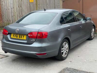 VOLKSWAGEN JETTA SPORT BLUEMOTION T TDISA ENGINE SIZE 1.6 Litres FUEL DIESEL BODY 4 DOOR SALOON TRANSMISSION SEMI AUTO SEATS 5 COLOUR GREY REG DATE 21/10/2011 64900 Miles KV61 BXY