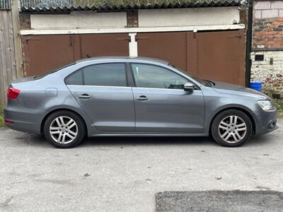 VOLKSWAGEN JETTA SPORT BLUEMOTION T TDISA ENGINE SIZE 1.6 Litres FUEL DIESEL BODY 4 DOOR SALOON TRANSMISSION SEMI AUTO SEATS 5 COLOUR GREY REG DATE 21/10/2011 64900 Miles KV61 BXY