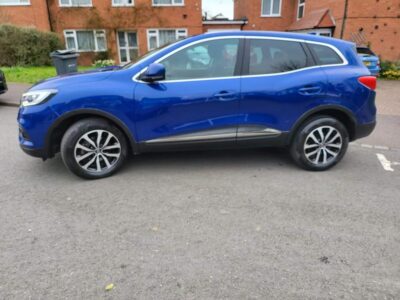 RENAULT KADJAR EQUILIBRE TCE AUTO ENGINE SIZE 1.3 Litres FUEL PETROL BODY 5 DOOR HATCHBACK TRANSMISSION AUTOMATIC SEATS 5 COLOUR BLUE REG DATE 29/07/2022 3,900 miles MM22 XPU