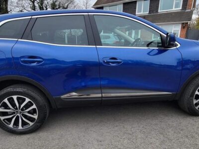 RENAULT KADJAR EQUILIBRE TCE AUTO ENGINE SIZE 1.3 Litres FUEL PETROL BODY 5 DOOR HATCHBACK TRANSMISSION AUTOMATIC SEATS 5 COLOUR BLUE REG DATE 29/07/2022 3,900 miles MM22 XPU