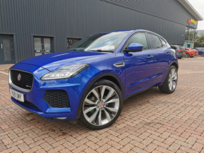 JAGUAR E-PACE R-DYNAMIC I AWD AUTO ENGINE SIZE 2.0 Litres FUEL PETROL BODY 5 DOOR ESTATE TRANSMISSION AUTOMATIC SEATS 5 COLOUR BLUE REG DATE 30/03/2018 26300 Miles YK18 UWY