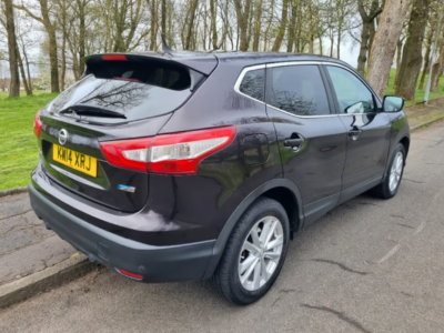 NISSAN QASHQAI ACENTA PREMIUM DCI ENGINE SIZE 1.5 Litres FUEL DIESEL BODY 5 DOOR HATCH BACK TRANSMISSION MANUAL SEATS 5 COLOUR BLACK REG DATE 23/06/2014 74177 Miles KW14 XRJ