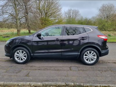 NISSAN QASHQAI ACENTA PREMIUM DCI ENGINE SIZE 1.5 Litres FUEL DIESEL BODY 5 DOOR HATCH BACK TRANSMISSION MANUAL SEATS 5 COLOUR BLACK REG DATE 23/06/2014 74177 Miles KW14 XRJ