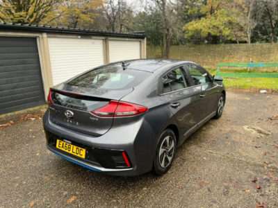 HYUNDAI IONIQ SE HEV S-A ENGINE SIZE 1.6 Litres FUEL PETROL/ELECTRIC BOD Y5 DOOR HATCHBACK TRANSMISSION SEMI AUTO SEATS 5 COLOUR GREY REG DATE 27/09/2018 EA68 LDC