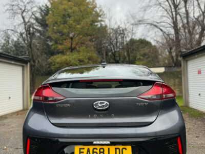 HYUNDAI IONIQ SE HEV S-A ENGINE SIZE 1.6 Litres FUEL PETROL/ELECTRIC BOD Y5 DOOR HATCHBACK TRANSMISSION SEMI AUTO SEATS 5 COLOUR GREY REG DATE 27/09/2018 EA68 LDC