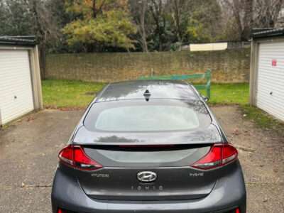 HYUNDAI IONIQ SE HEV S-A ENGINE SIZE 1.6 Litres FUEL PETROL/ELECTRIC BOD Y5 DOOR HATCHBACK TRANSMISSION SEMI AUTO SEATS 5 COLOUR GREY REG DATE 27/09/2018 EA68 LDC