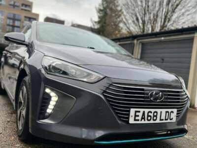 HYUNDAI IONIQ SE HEV S-A ENGINE SIZE 1.6 Litres FUEL PETROL/ELECTRIC BOD Y5 DOOR HATCHBACK TRANSMISSION SEMI AUTO SEATS 5 COLOUR GREY REG DATE 27/09/2018 EA68 LDC