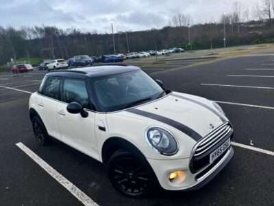 MINI COOPER AUTO ENGINE CC 1499 cc ENGINE SIZE 1.5 Litres FUEL PETROL BODY 5 DOOR HATCHBACK TRANSMISSION AUTOMATIC SEATS 5 COLOUR WHITE REG DATE 01/09/2015 65000 Miles HY65 GSO