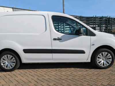 CITROEN BERLINGO 625 ENTERPRISE HDI ENGINE SIZE 1.6 Litres FUEL DIESEL BODY PANEL VAN TRANSMISSION MANUAL SEATS 3 COLOUR WHITE REG DATE 31/05/2015 19200 Miles LC15 USV