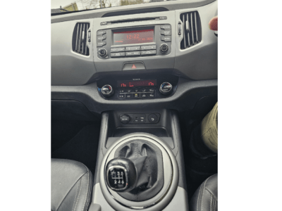 KIA SPORTAGE KX-2 CRDI ENGINE CC 1995 cc ENGINE SIZE 2.0 Litres FUEL DIESEL BODY 5 DOOR ESTATE TRANSMISSION MANUAL SEATS 5 COLOUR WHITE REG DATE 30/06/2015 94000 Miles ST15 ZPF