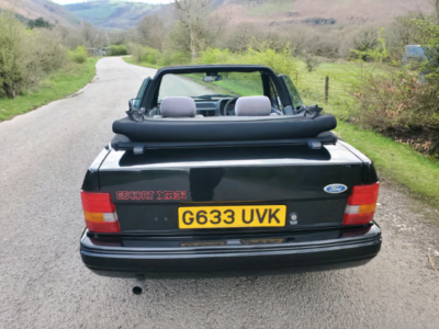 FORD ESCORT CABRIOLET ENGINE SIZE 1.6 Litres FUEL PETROL BODY 2 DOOR CONVERTIBLE TRANSMISSION MANUAL SEATS 2 COLOUR BLACK REG DATE 12/04/1990 49000 Miles G633UVK