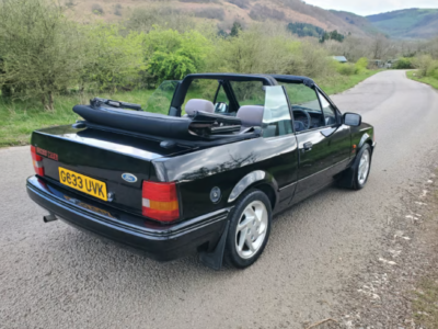 FORD ESCORT CABRIOLET ENGINE SIZE 1.6 Litres FUEL PETROL BODY 2 DOOR CONVERTIBLE TRANSMISSION MANUAL SEATS 2 COLOUR BLACK REG DATE 12/04/1990 49000 Miles G633UVK