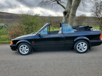 FORD ESCORT CABRIOLET ENGINE SIZE 1.6 Litres FUEL PETROL BODY 2 DOOR CONVERTIBLE TRANSMISSION MANUAL SEATS 2 COLOUR BLACK REG DATE 12/04/1990 49000 Miles G633UVK