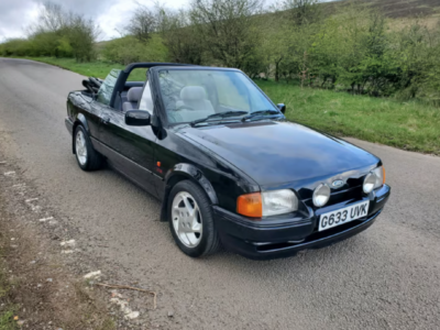 FORD ESCORT CABRIOLET ENGINE SIZE 1.6 Litres FUEL PETROL BODY 2 DOOR CONVERTIBLE TRANSMISSION MANUAL SEATS 2 COLOUR BLACK REG DATE 12/04/1990 49000 Miles G633UVK