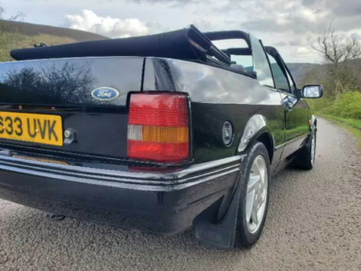 FORD ESCORT CABRIOLET ENGINE SIZE 1.6 Litres FUEL PETROL BODY 2 DOOR CONVERTIBLE TRANSMISSION MANUAL SEATS 2 COLOUR BLACK REG DATE 12/04/1990 49000 Miles G633UVK