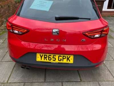 SEAT MODEL LEON FR TECHNOLOGY TSI ENGINE CC 1395 cc ENGINE SIZE 1.4 Litres FUEL PETROL BODY 3 DOOR HATCHBACK TRANSMISSION MANUAL SEATS 5 COLOUR RED REG DATE 25/09/2015 miles 67,000 YR65 GPK