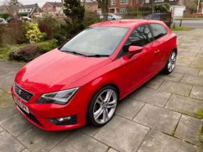 SEAT MODEL LEON FR TECHNOLOGY TSI ENGINE CC 1395 cc ENGINE SIZE 1.4 Litres FUEL PETROL BODY 3 DOOR HATCHBACK TRANSMISSION MANUAL SEATS 5 COLOUR RED REG DATE 25/09/2015 miles 67,000 YR65 GPK